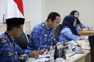 Sekretaris DPRD Provinsi DKI Jakarta Augustinus membacakan agenda Rapat Bamus.