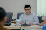 Anggota Bapemperda Subki memberikan tanggapan.