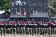 Momen Satuan Korps Marinir TNI AL mengikuti rangkaian upacara.