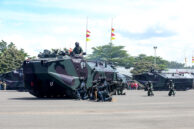 Demonstrasi ketangkasan prajurit Korps Marinir TNI AL.