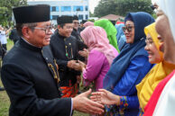 Ketua DPRD Provinsi DKI Jakarta, Khoirudin bersama Gubernur, Pramono dan Wakil Gubernur, Rano memberikan ucapan kepada Penjabat dilantik.